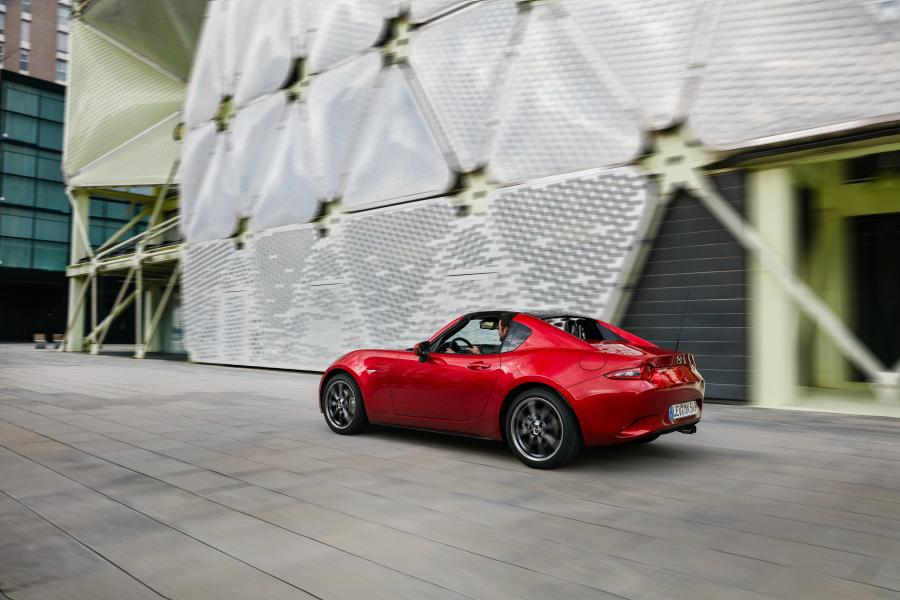  Mazda MX-5 Miata RF (ND) 2016 года  (WW) (фото 30 из 48)